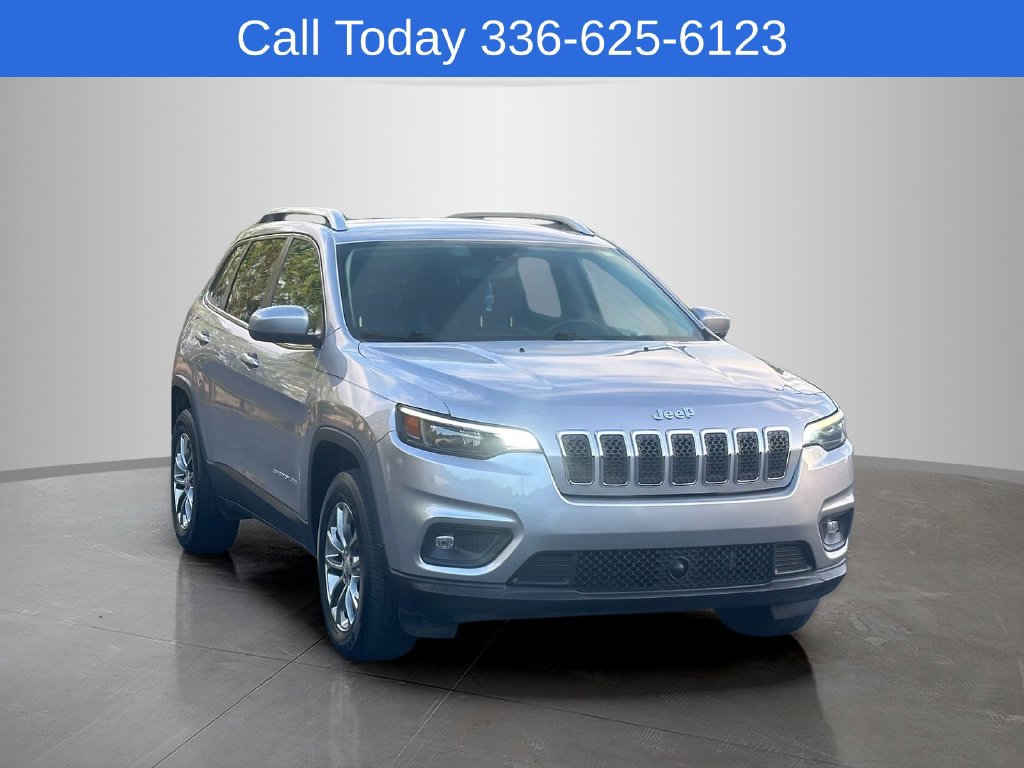 Used 2021 Jeep Cherokee Latitude Plus AWD/4WD image 3