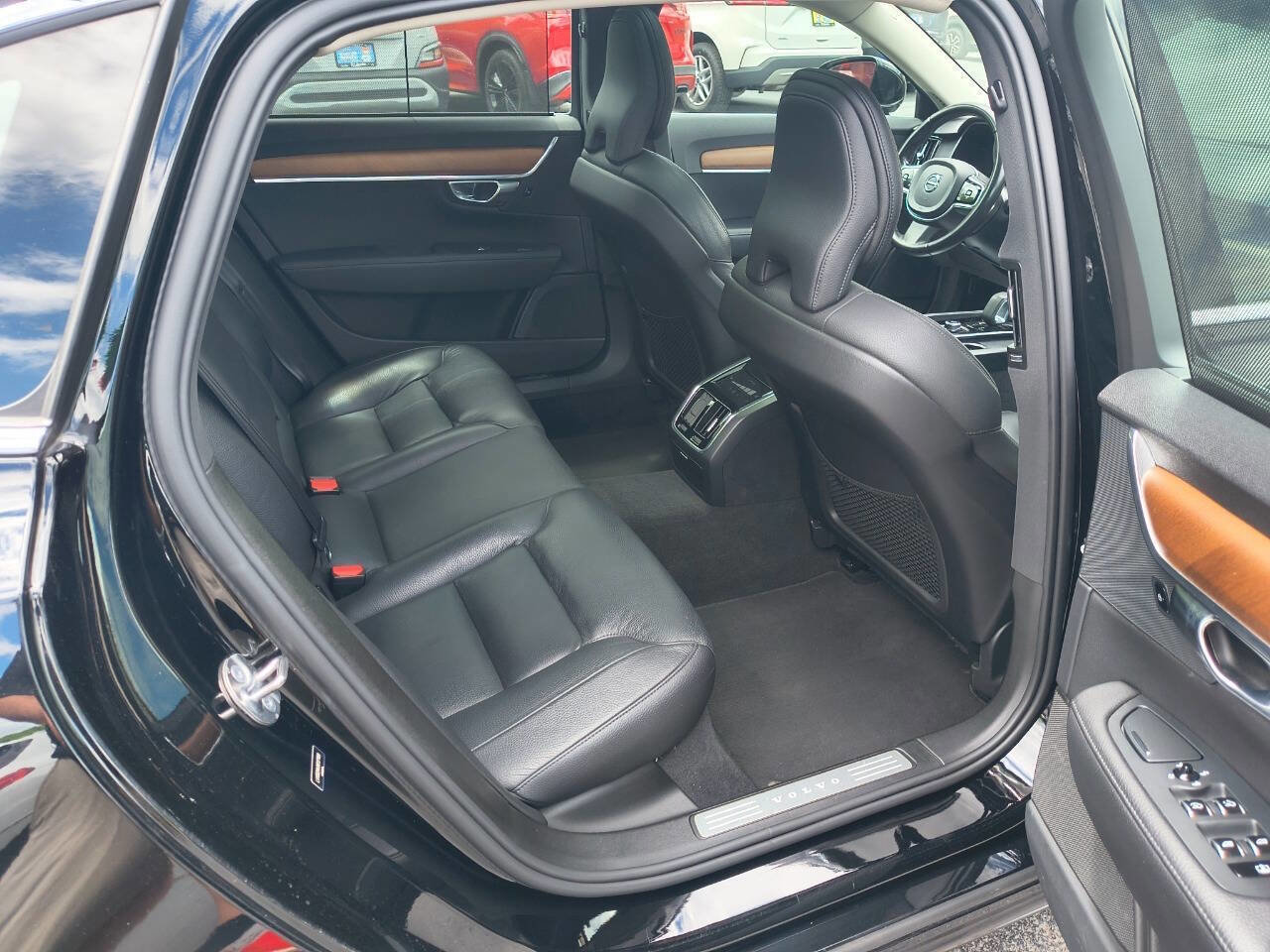 Used 2022 Volvo S90 B6 Momentum AWD/4WD image 11