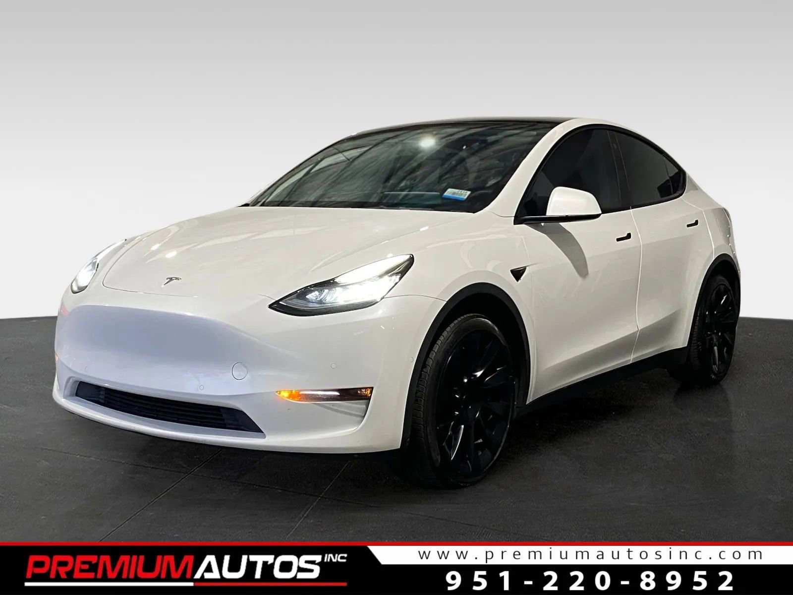 Used 2022 Tesla Model Y Long Range image 1