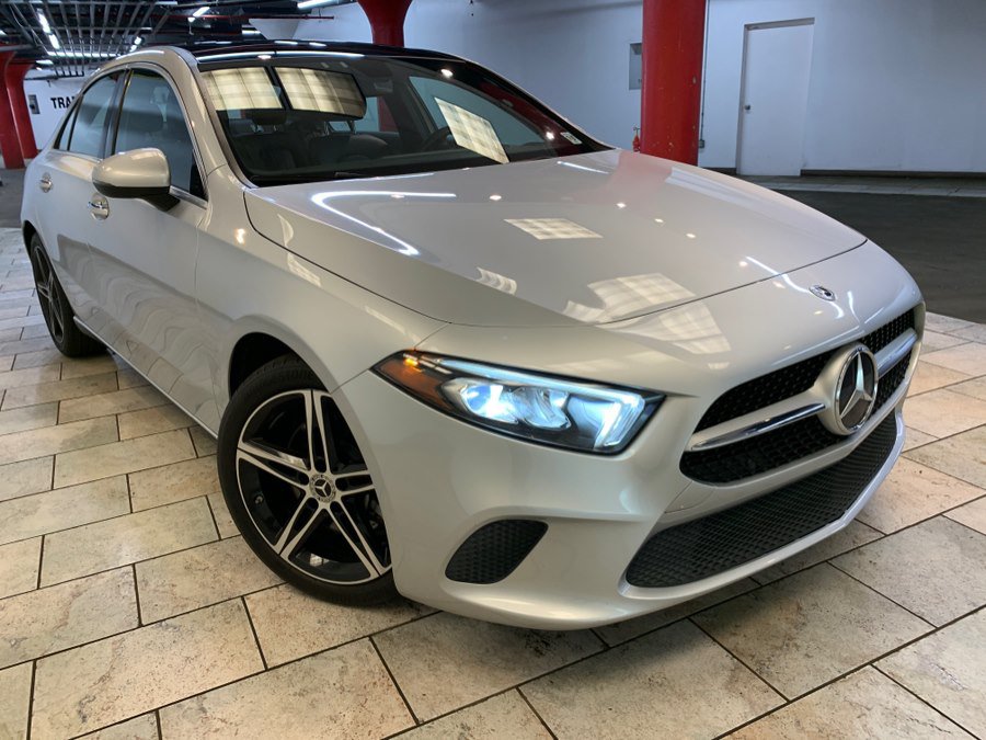 Used 2022 Mercedes-Benz A 220 4MATIC w/ Premium Package Lite image 4