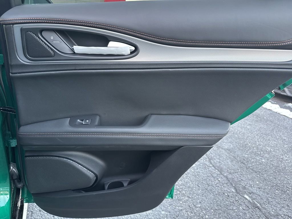New 2025 Alfa Romeo Stelvio Sprint image 21