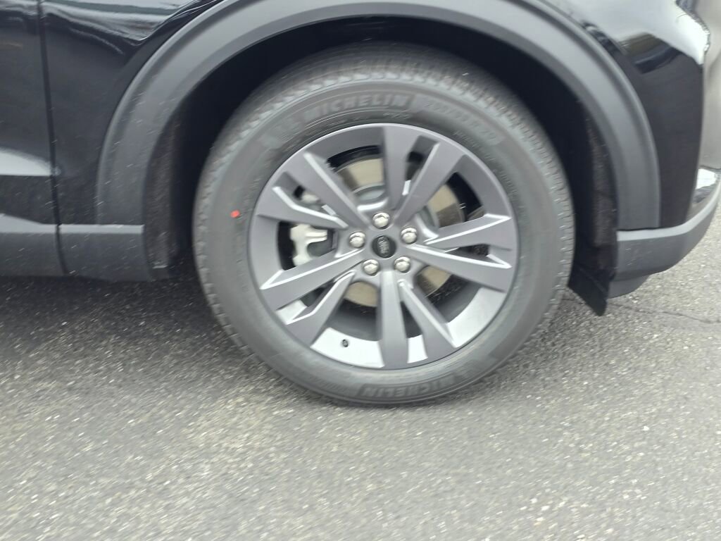 New 2025 Ford Explorer Active w/ Active Comfort Package image 4