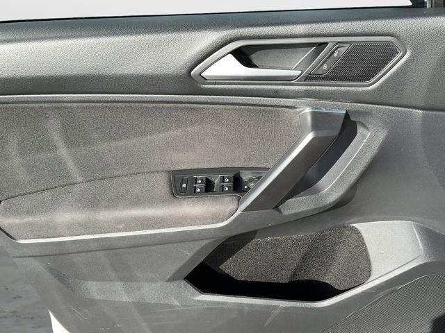Used 2021 Volkswagen Tiguan S image 11