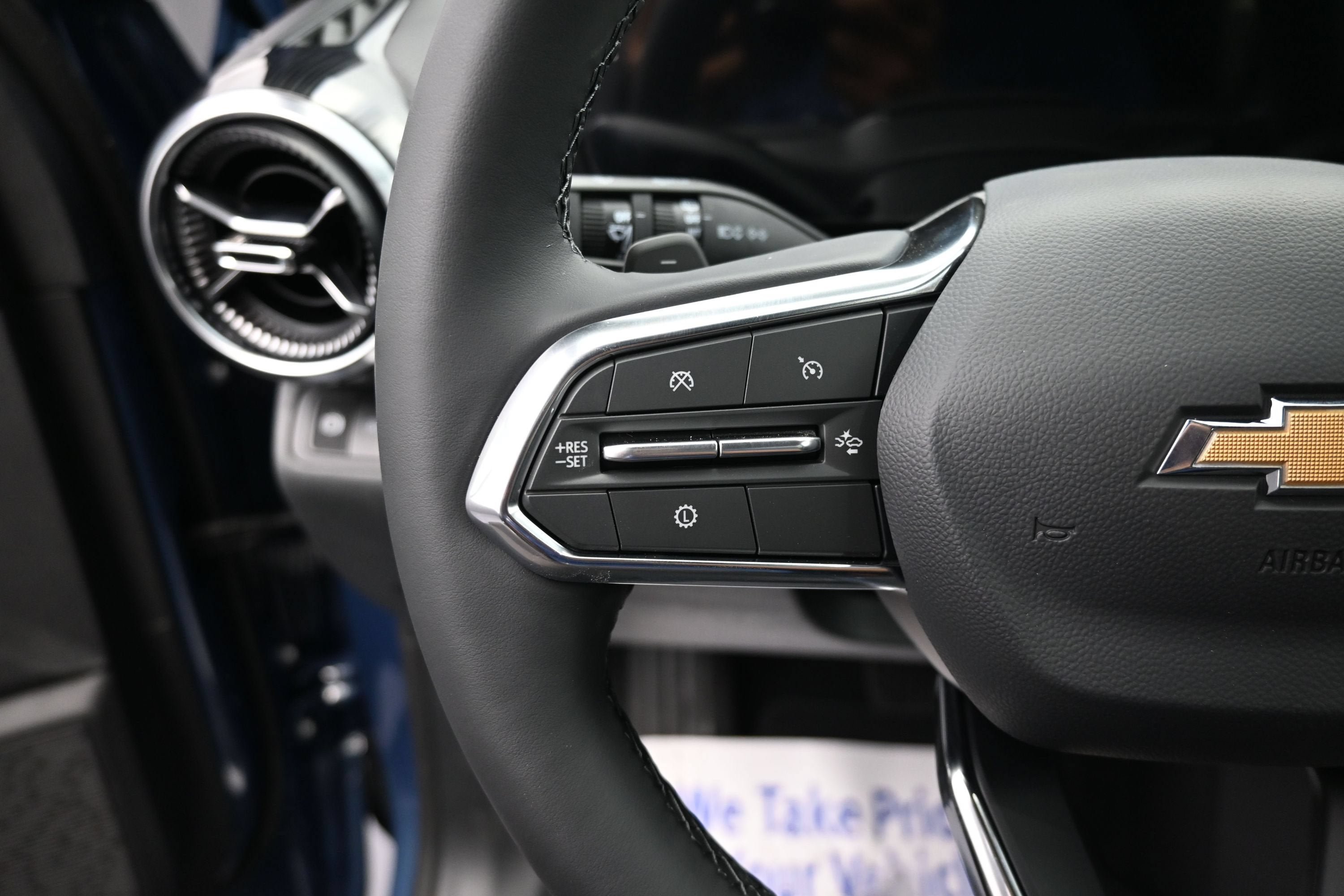 New 2027 Chevrolet Equinox LT FWD image 13
