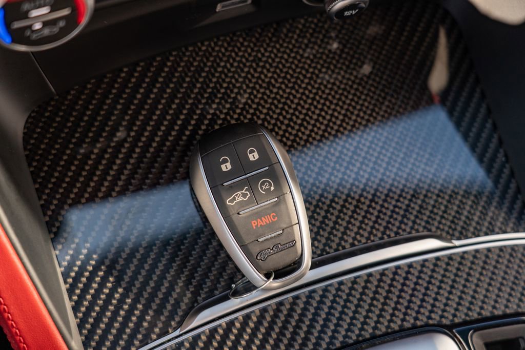 Used 2021 Alfa Romeo Stelvio Quadrifoglio image 32