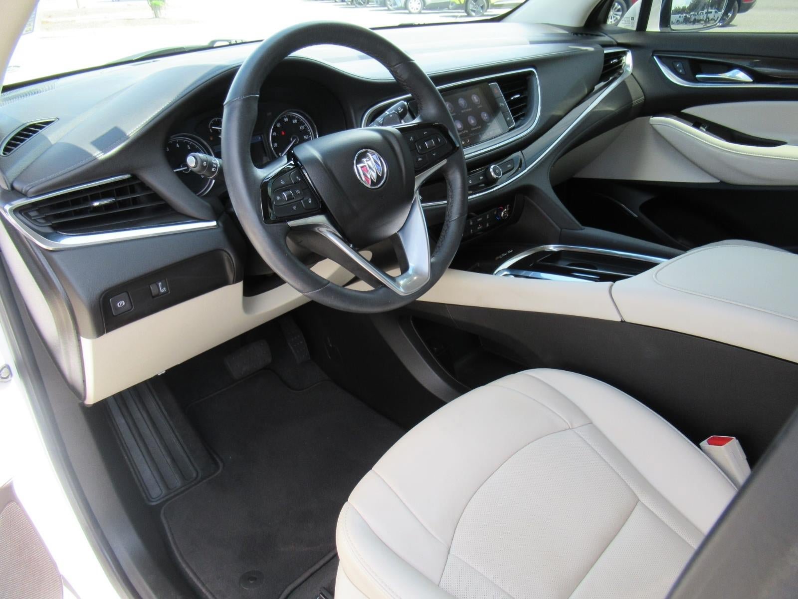 Used 2023 Buick Enclave Essence FWD image 17