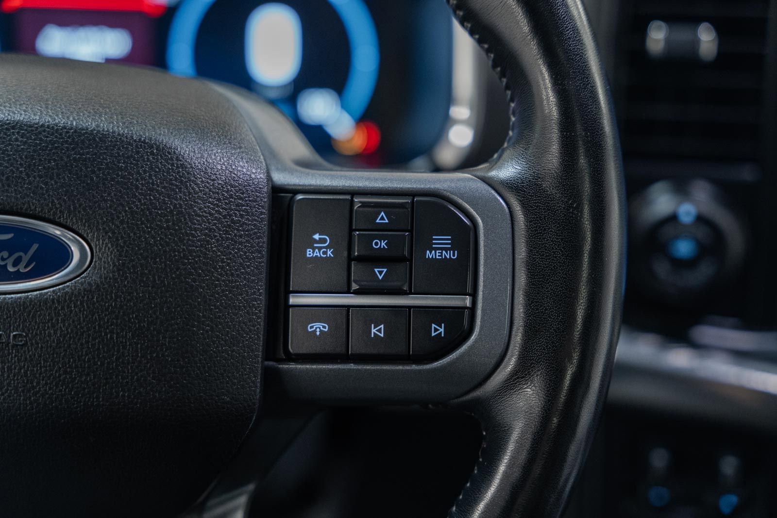 Certified 2023 Ford F150 Lariat w/ Equipment Group 502A High image 34