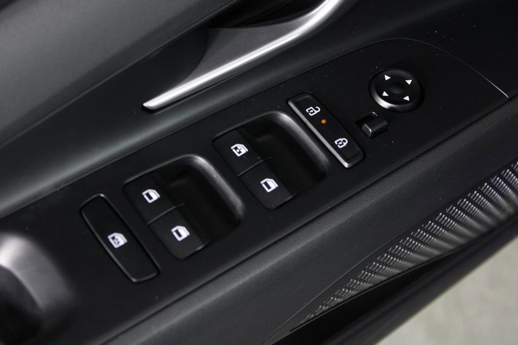 Certified 2025 Hyundai Elantra SEL image 21