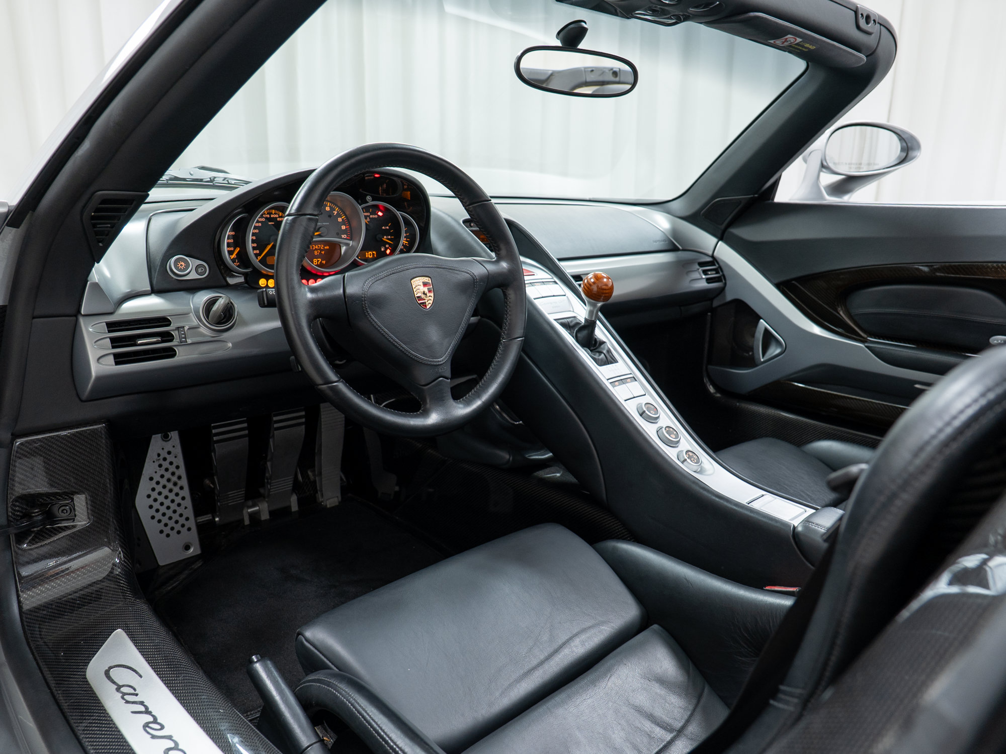 Used 2005 Porsche Carrera GT RWD image 24