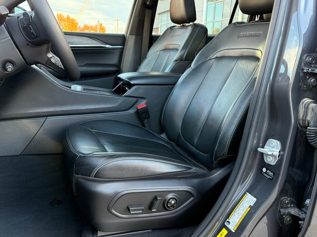 Used 2024 Jeep Grand Cherokee L Overland w/ Trailer Tow Package image 2