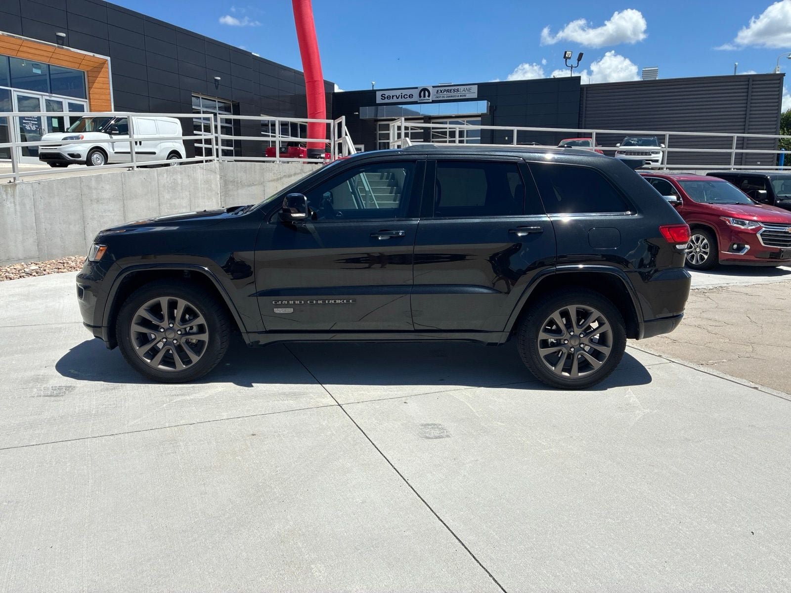 Used 2016 Jeep Grand Cherokee Limited 75th Anniversary AWD/4WD image 2