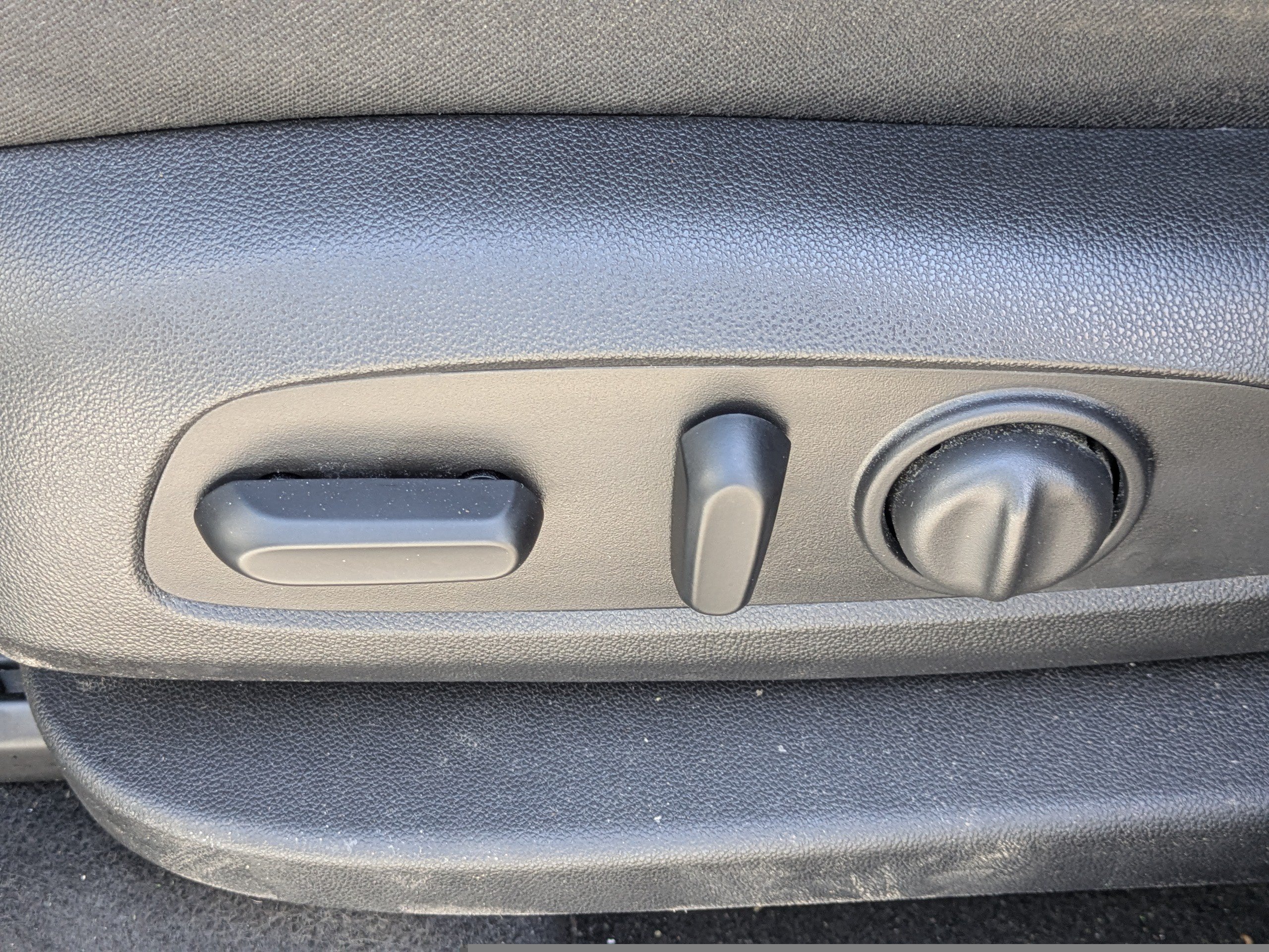 Used 2018 Chevrolet Equinox LT FWD image 19