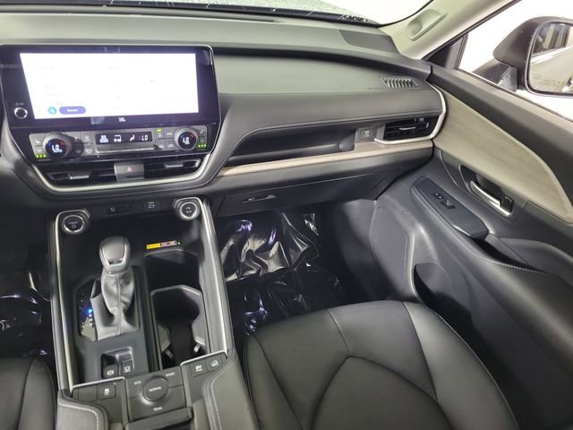 Used 2025 Toyota Grand Highlander AWD Hybrid image 18