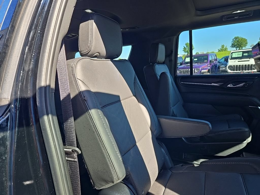 Used 2024 GMC Yukon XL Denali w/ Advanced Technology Package AWD/4WD image 86