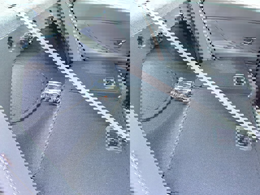 New 2025 Hyundai Elantra SEL image 39