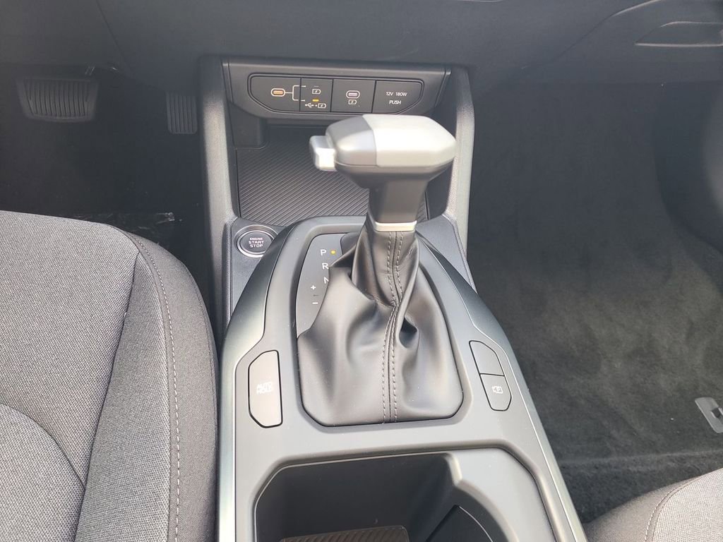 New 2025 Kia K4 FWD image 19