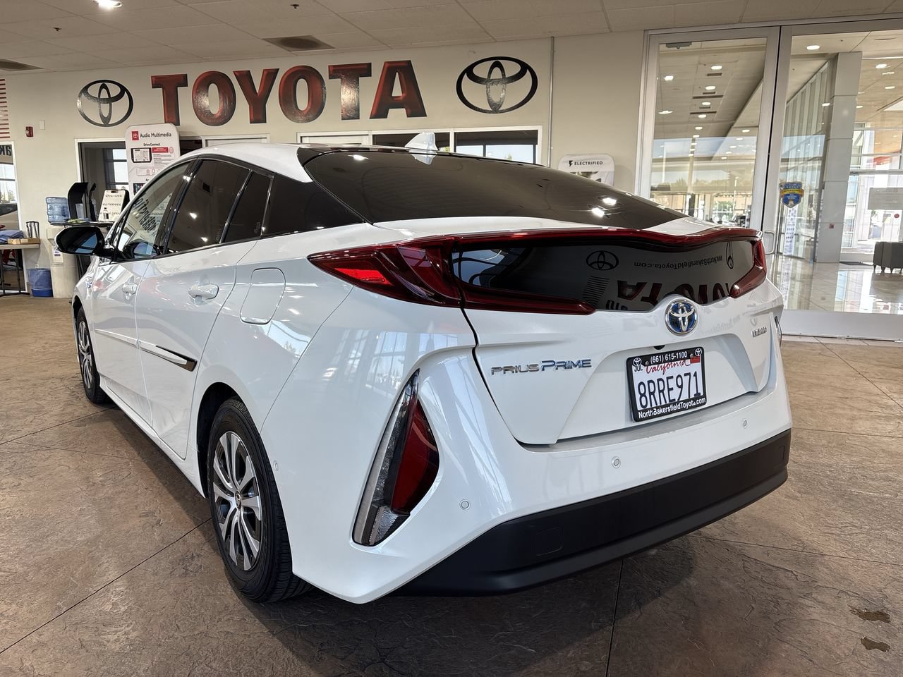 Certified 2020 Toyota Prius Prime Limited FWD image 8