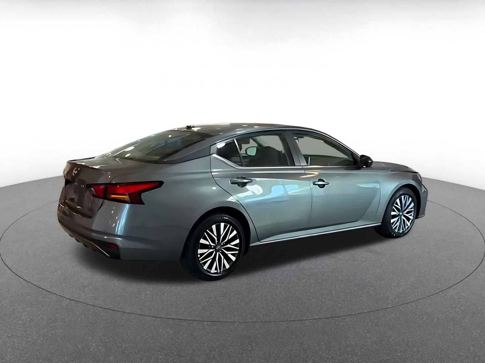 Used 2026 Nissan Altima 2.5 SV FWD image 10