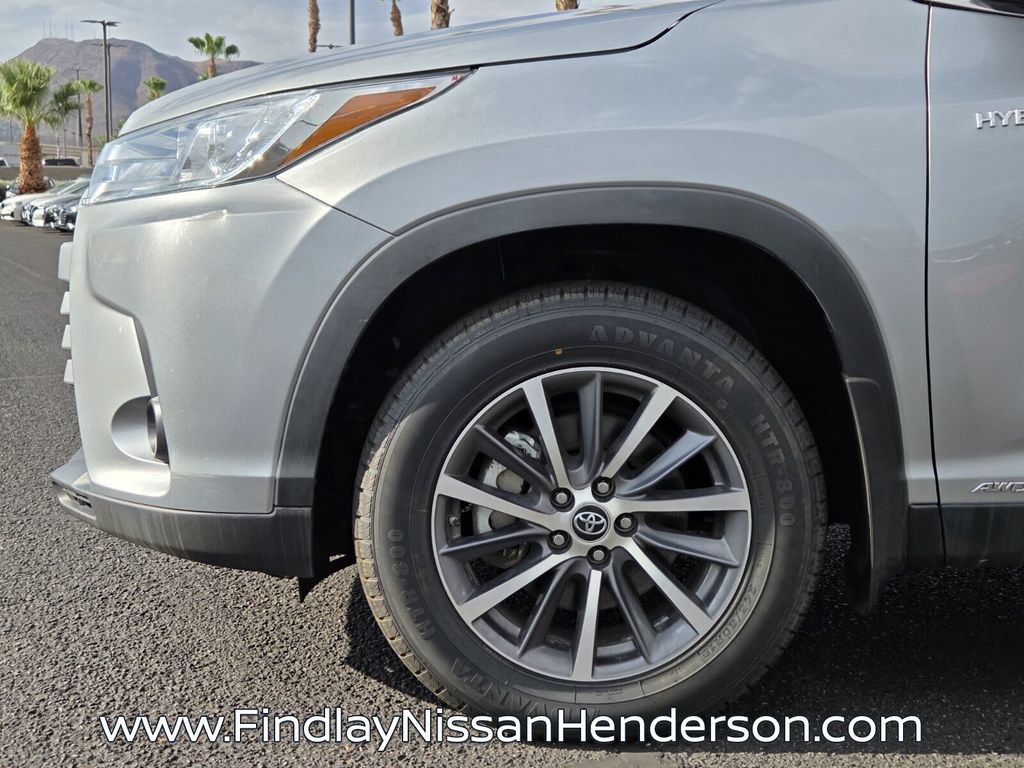 Used 2019 Toyota Highlander XLE AWD/4WD image 9