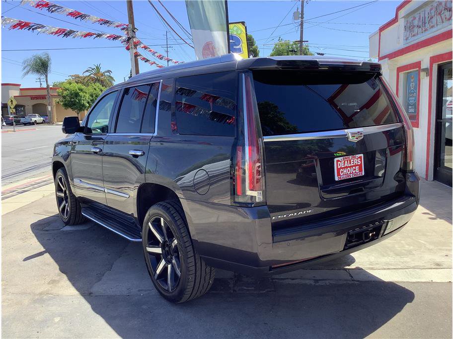 Used 2016 Cadillac Escalade Luxury RWD image 6