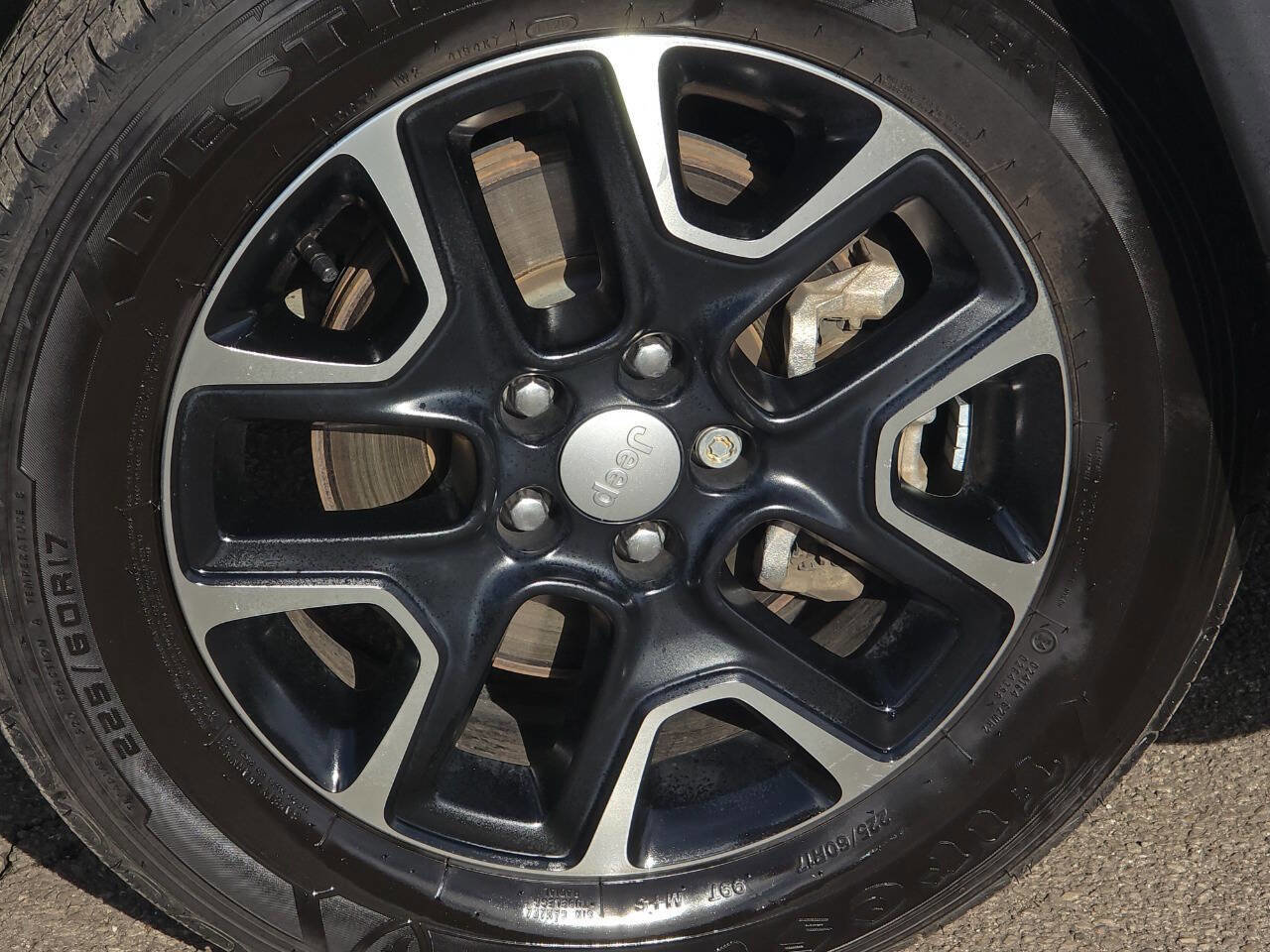 Used 2022 Jeep Compass Latitude image 10