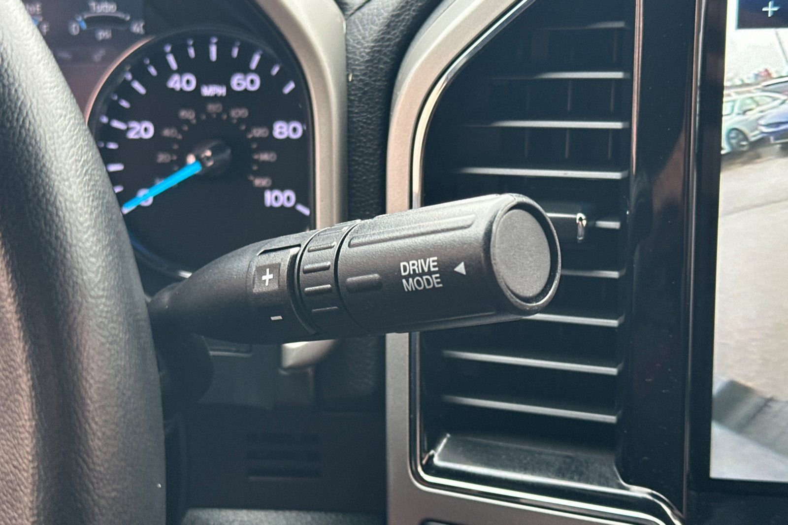 Used 2022 Ford F250 Lariat image 21