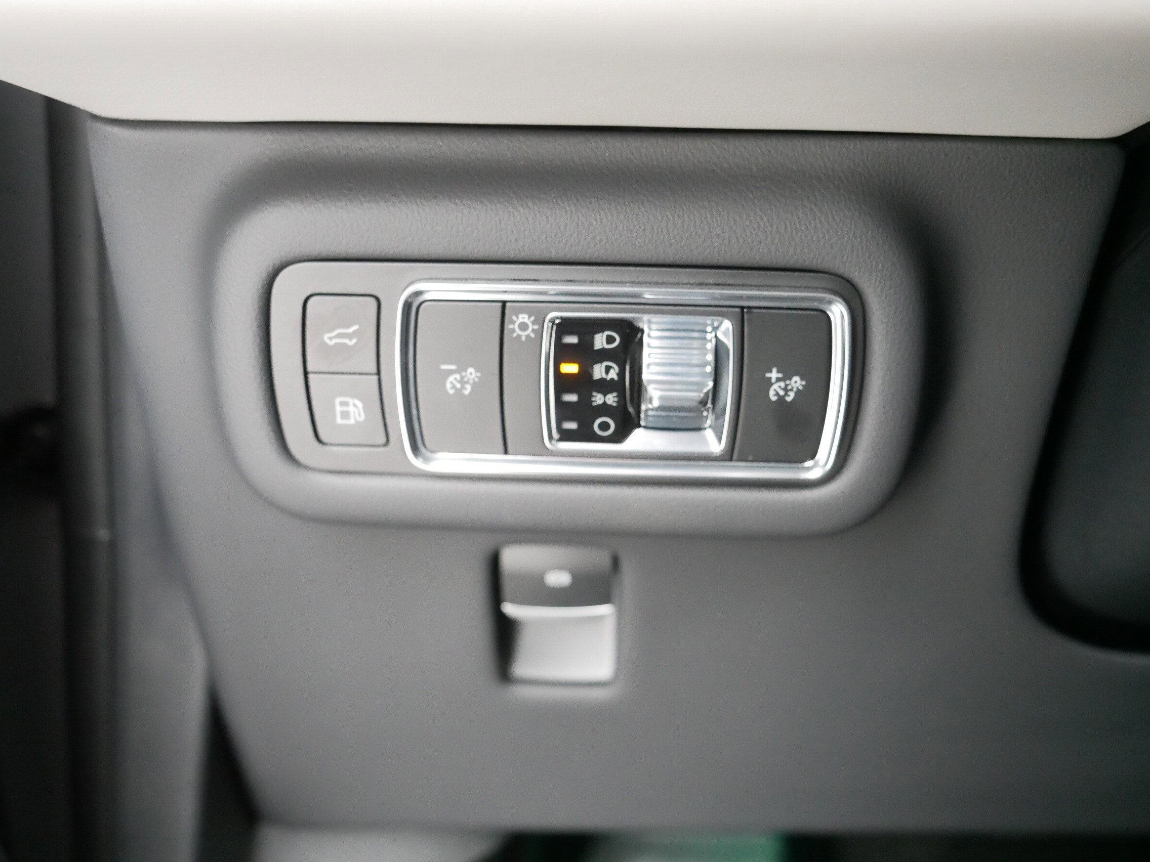 Used 2025 Lincoln Nautilus Reserve image 26