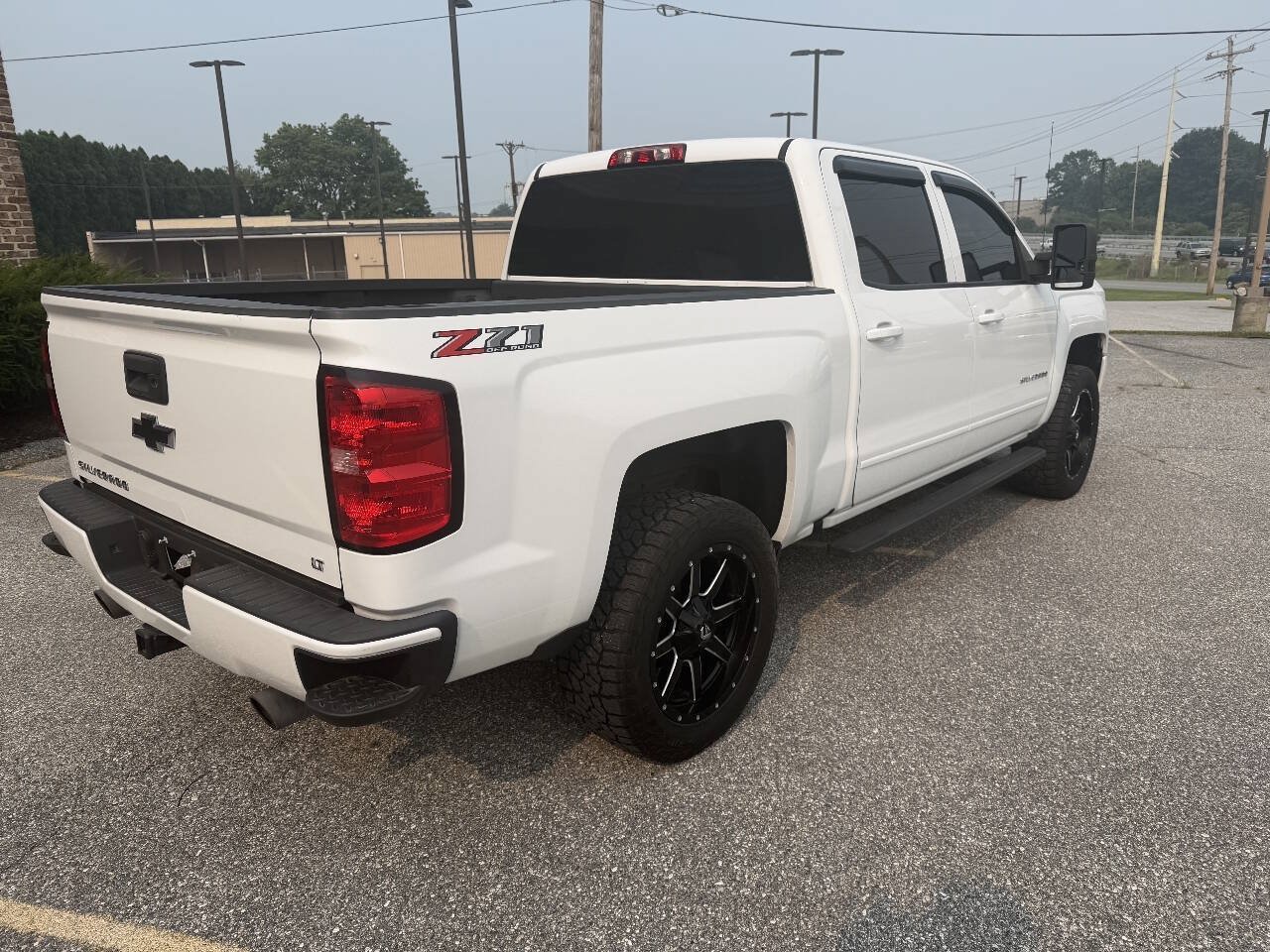 Used 2018 Chevrolet Silverado 1500 LT w/ LPO, Essentials Package AWD/4WD image 6