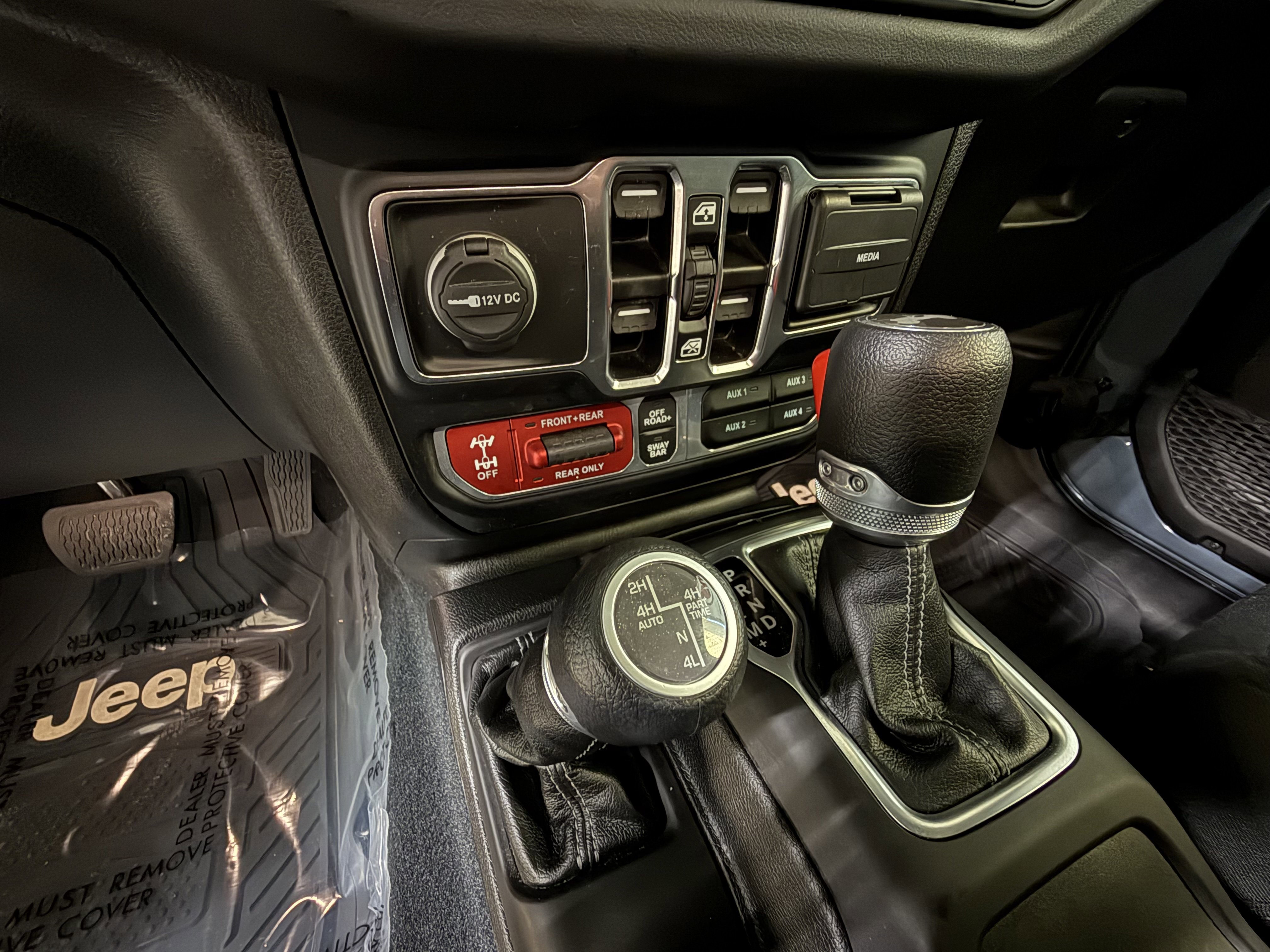 Used 2024 Jeep Wrangler Unlimited Rubicon 4xe w/ Technology Group image 28