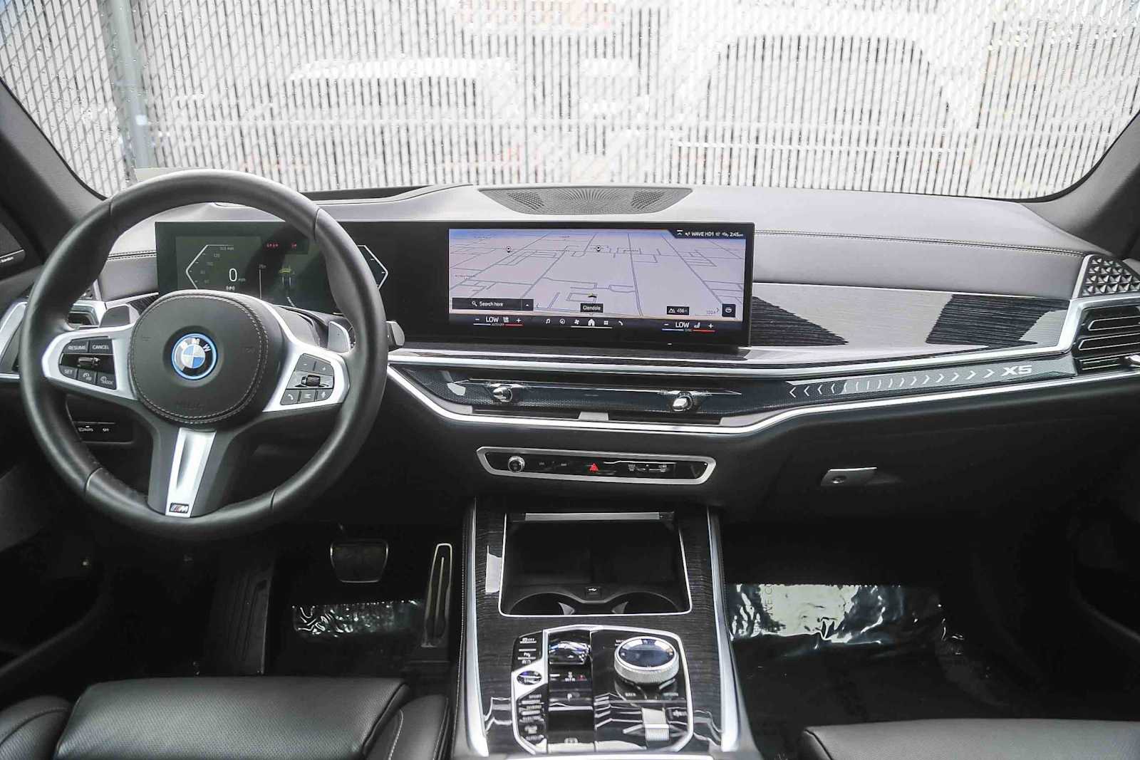 Used 2025 BMW X5 xDrive50e w/ Executive Package image 9