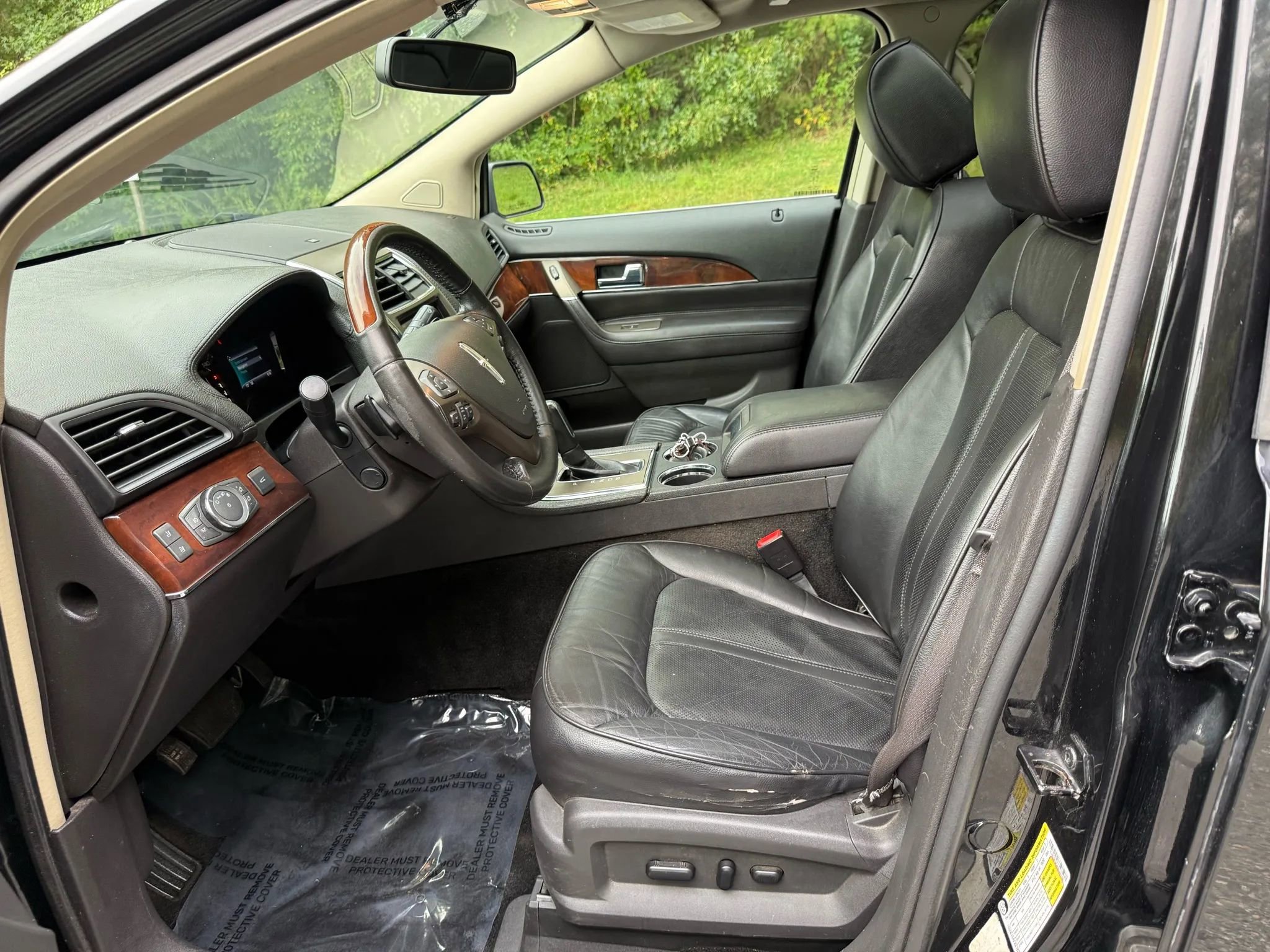 Used 2014 Lincoln MKX AWD w/ Equipment Group 102A image 24