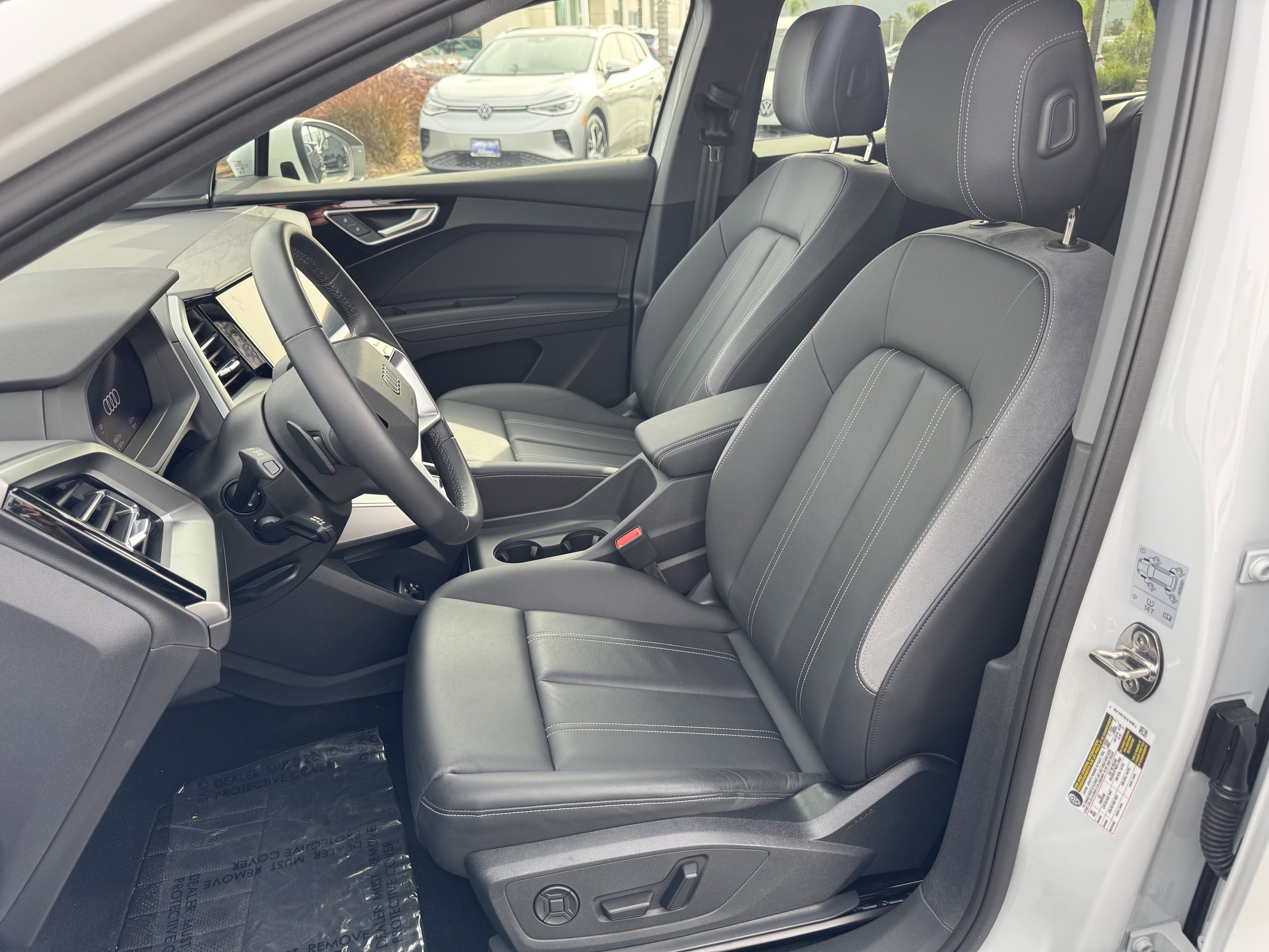 Used 2024 Audi Q4 e-tron Premium w/ Convenience Package image 15