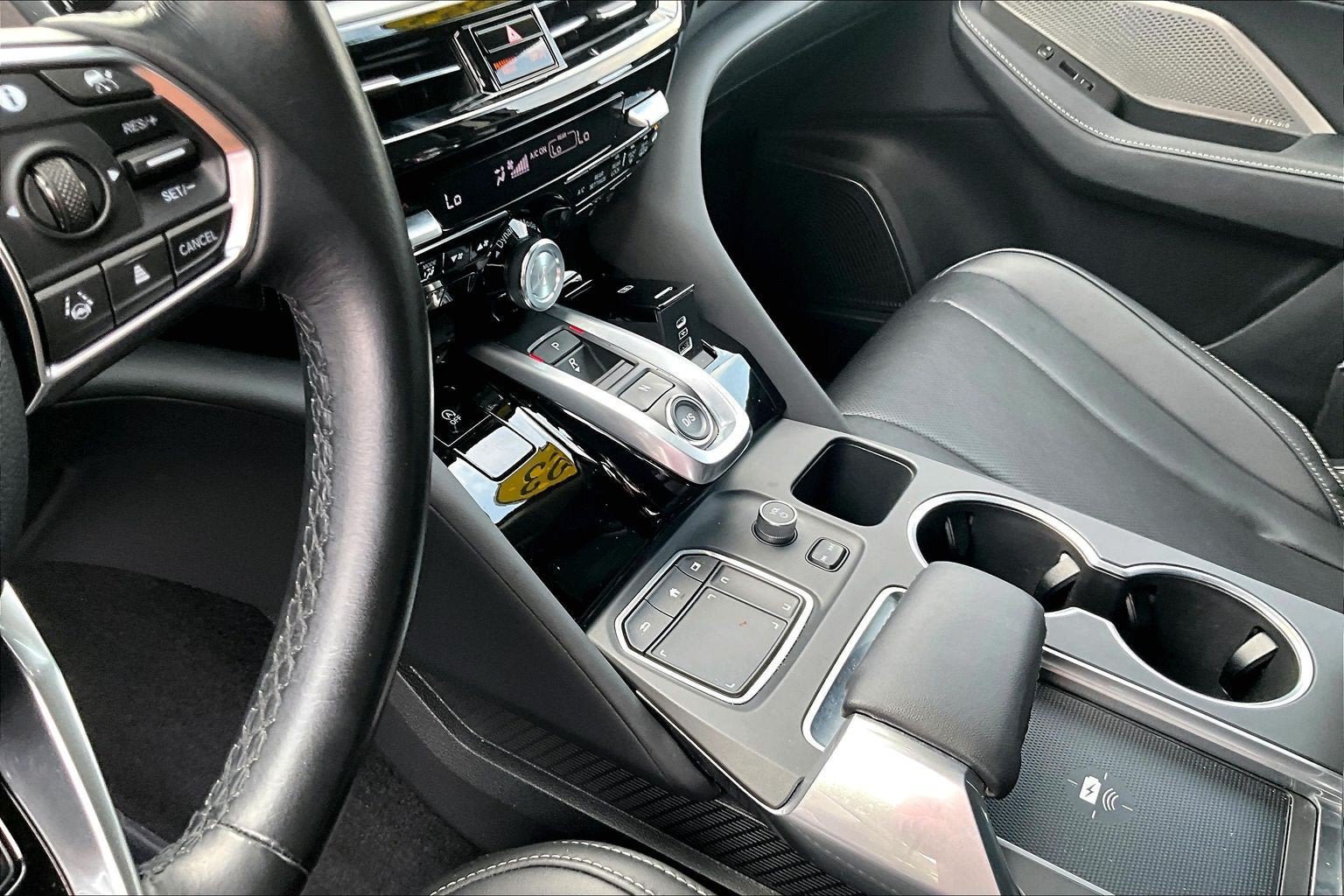 Used 2023 Acura MDX SH-AWD w/ Technology Package image 16