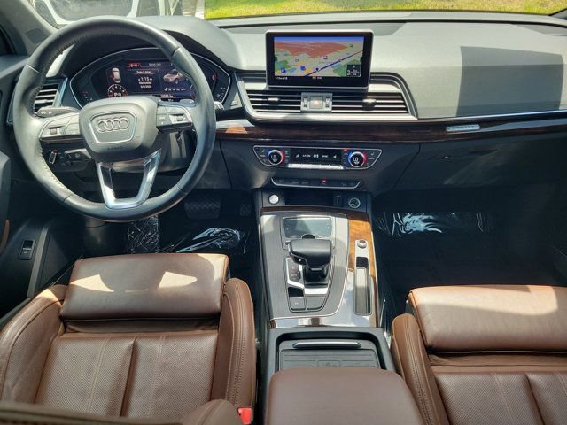 Used 2019 Audi Q5 2.0T Premium Plus w/ Premium Plus Package AWD/4WD image 2