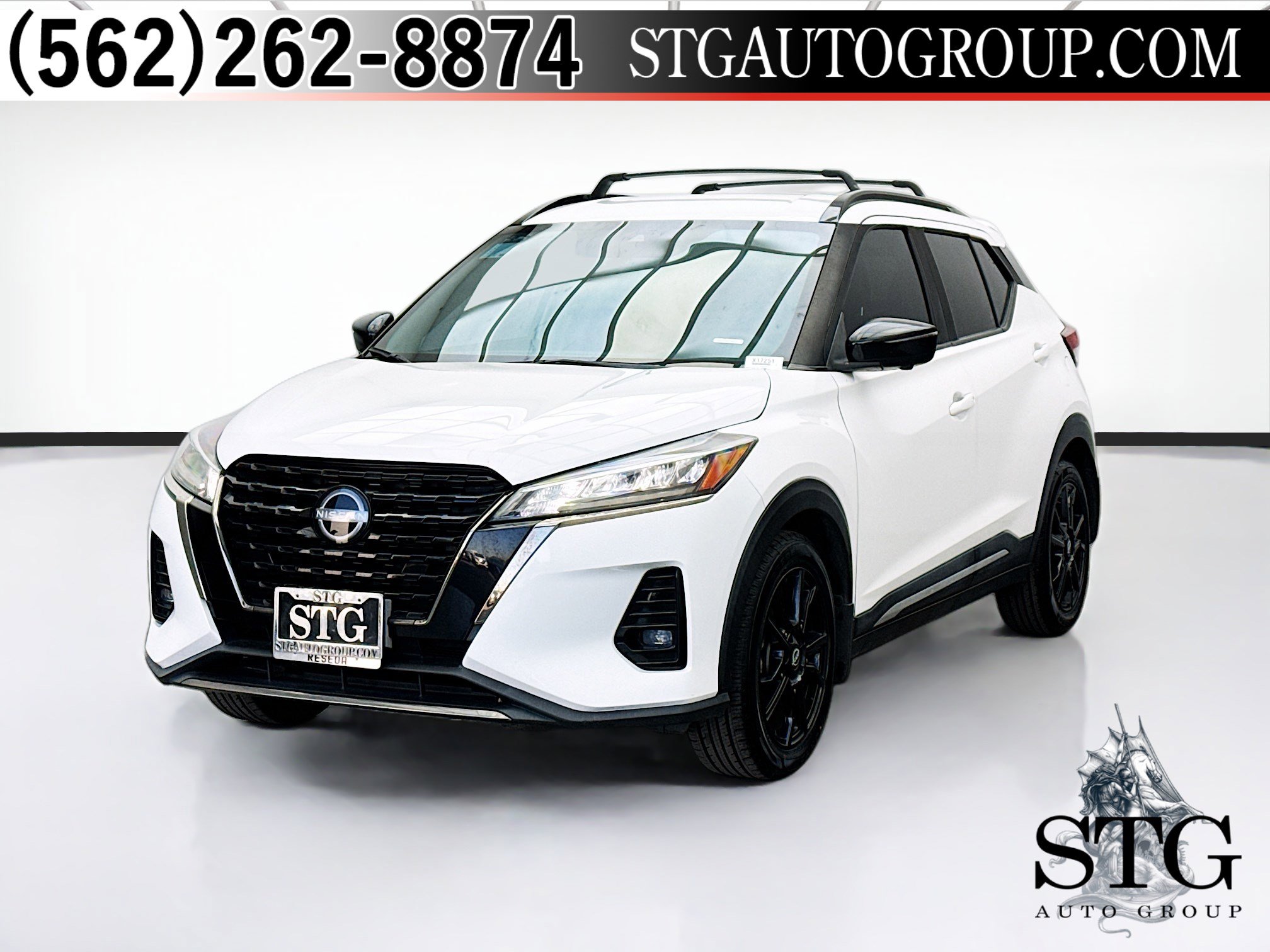 Used 2022 Nissan Kicks SR w/ Interior Electronics Package FWD image 1