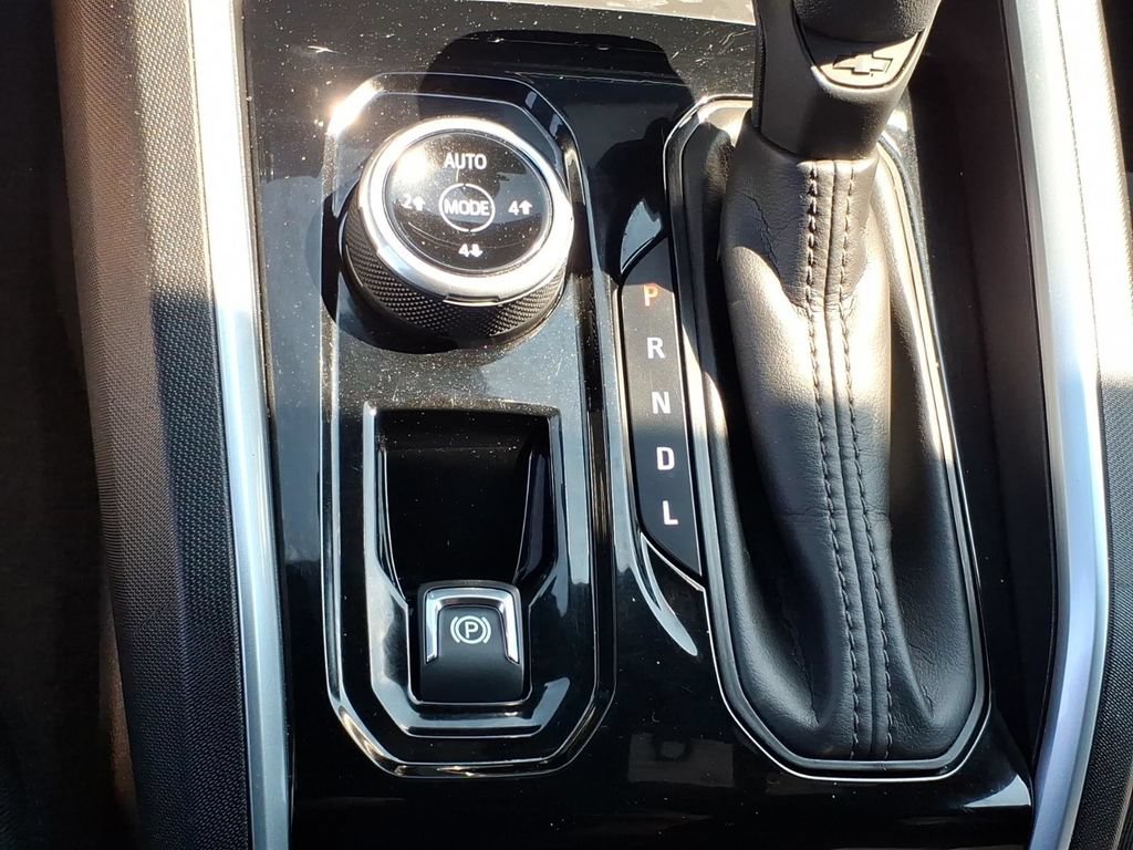 Used 2024 Chevrolet Colorado Trail Boss w/ Technology Package AWD/4WD image 19