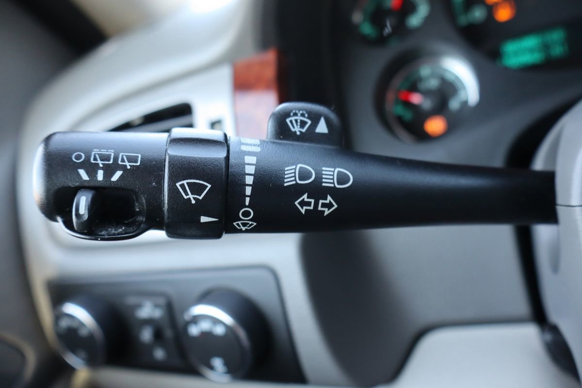 Used 2013 Chevrolet Suburban LT image 33