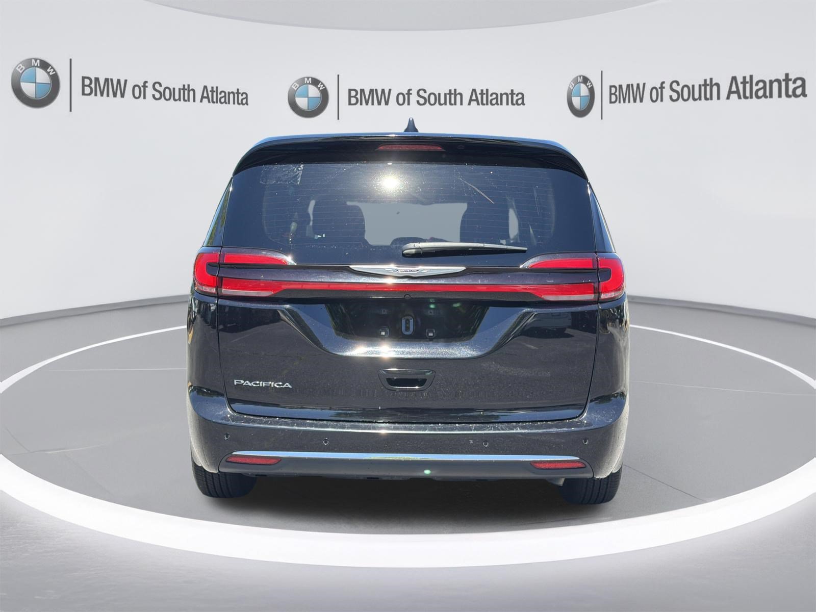 Used 2024 Chrysler Pacifica Touring-L FWD image 24