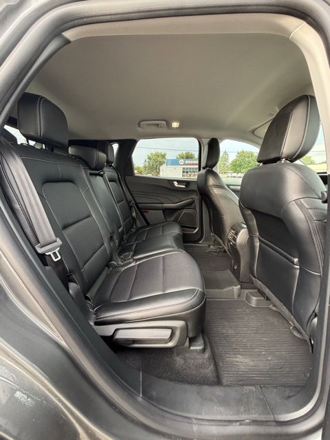 Used 2022 Ford Escape Titanium w/ Class II Trailer Tow Package image 15