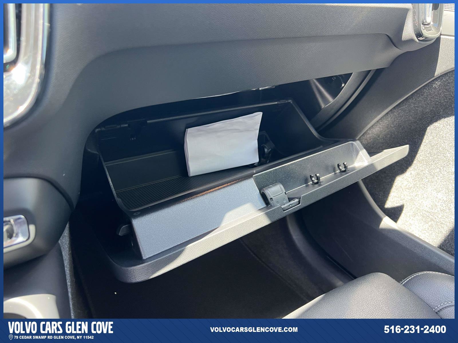 Used 2024 Volvo XC40 B5 Plus w/ Climate Package AWD/4WD image 34