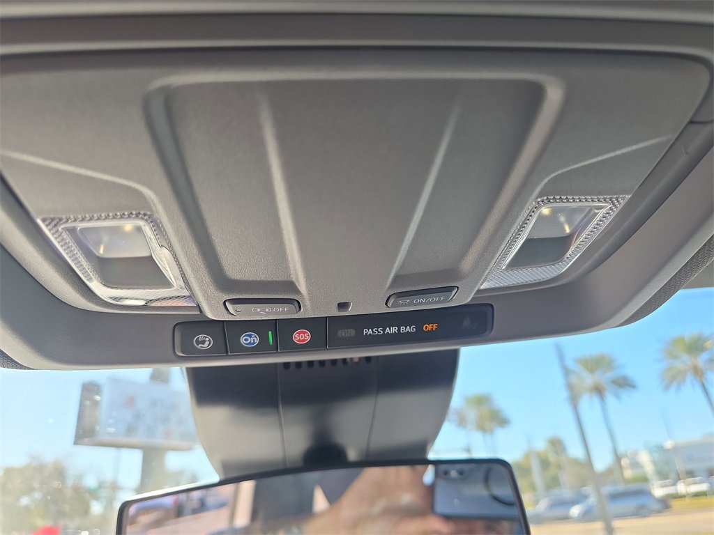 Used 2025 Chevrolet Silverado 1500 W/T image 23