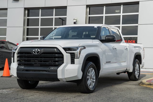 Used 2024 Toyota Tundra SR5 image 3
