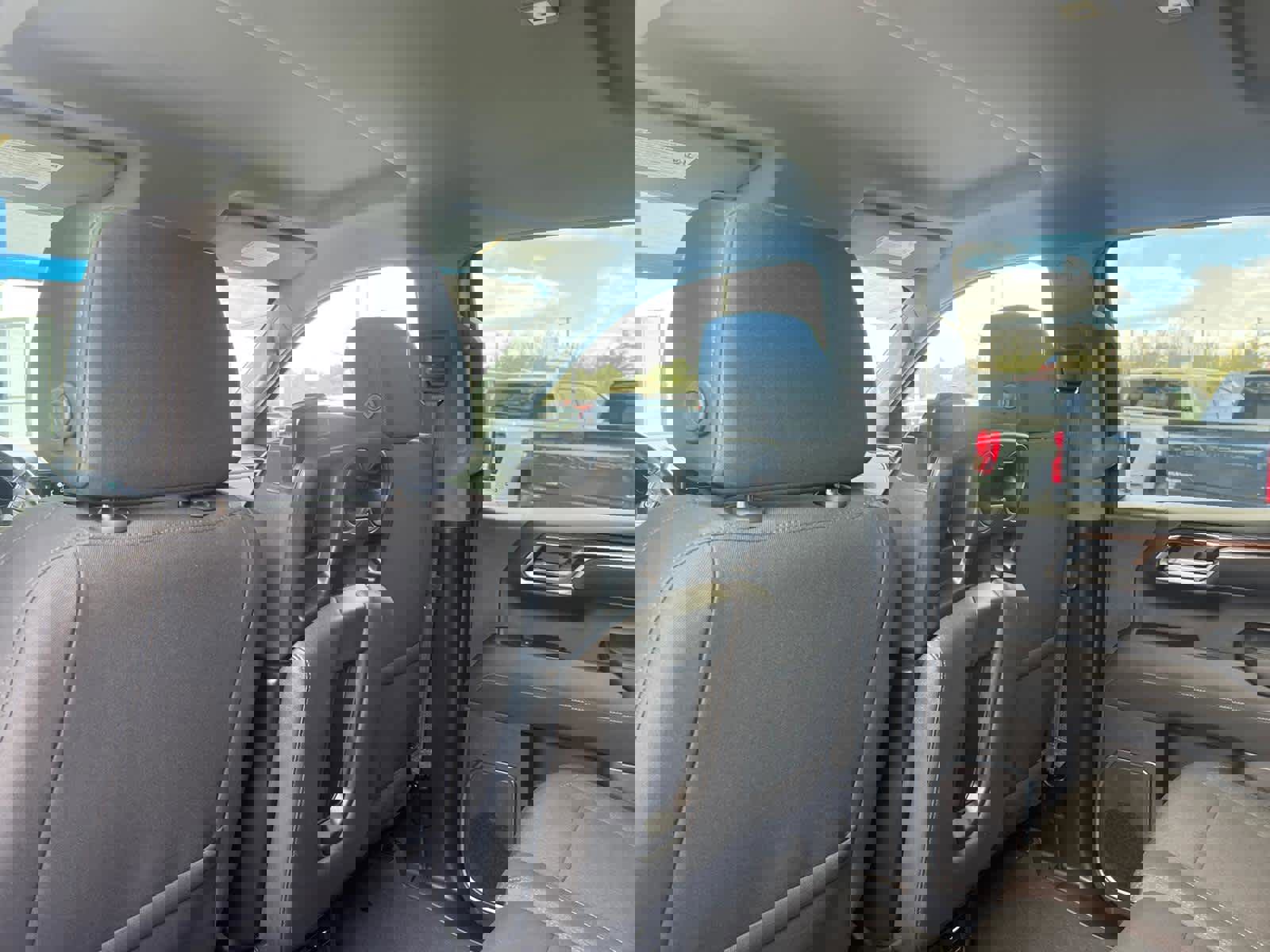 Certified 2025 Chevrolet Silverado 1500 LT image 31