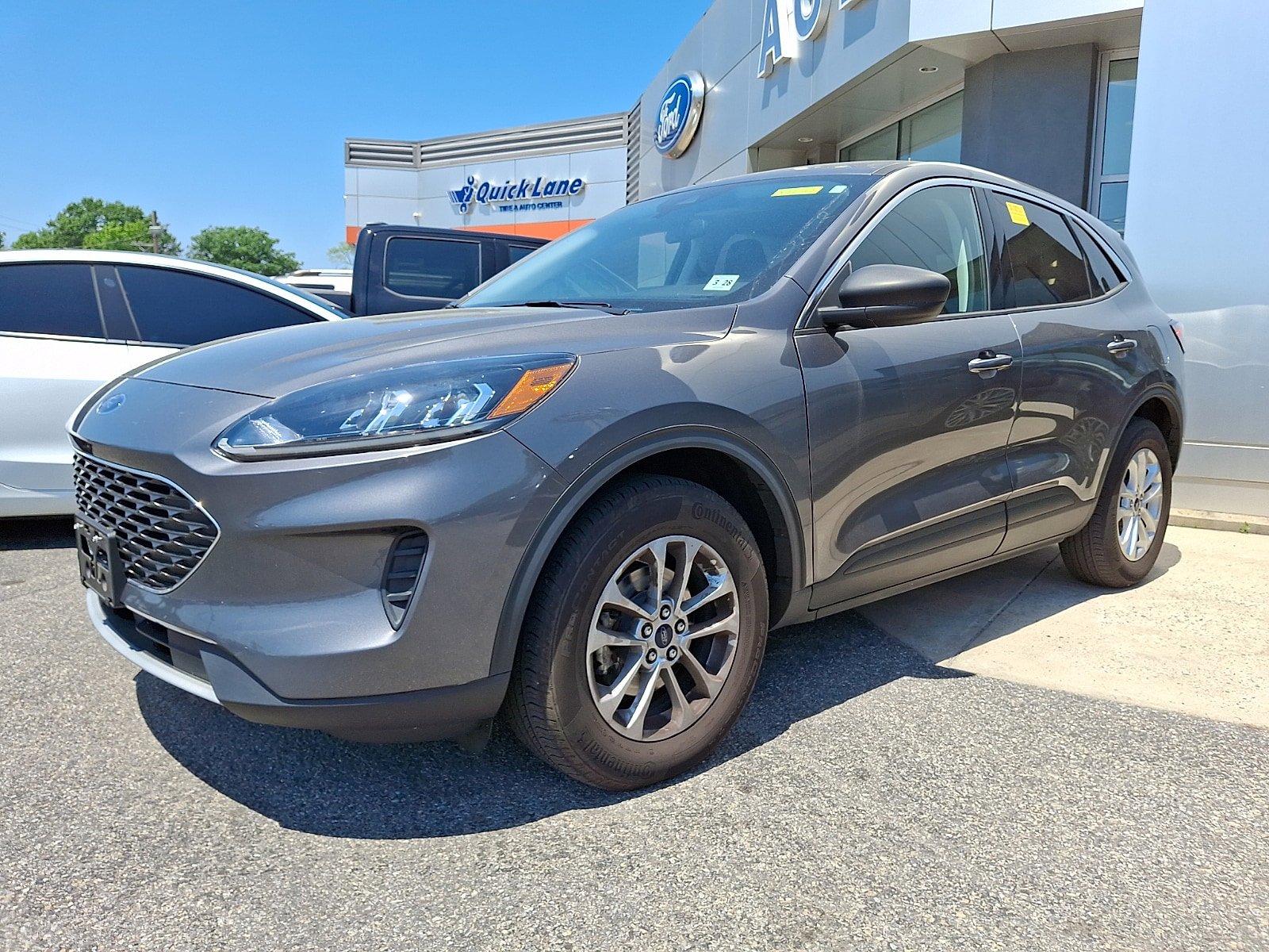 Used 2022 Ford Escape SE w/ Convenience Package AWD/4WD image 3