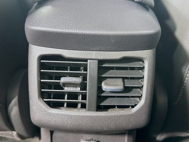 Used 2013 Ford Fusion SE FWD image 25