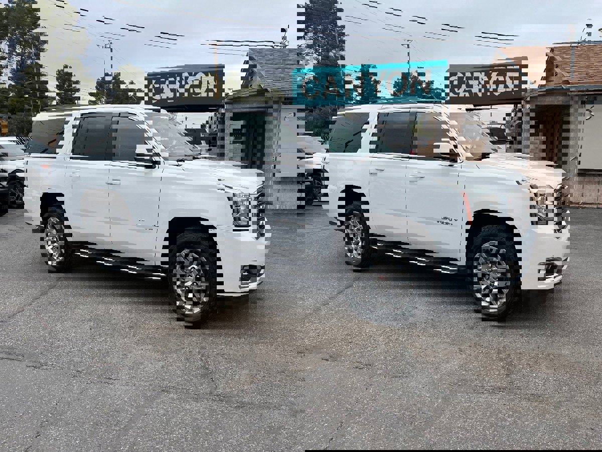 Used 2019 GMC Yukon XL SLE w/ SLE Value Package image 2