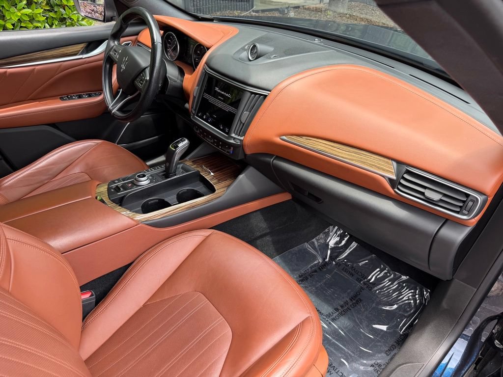 Used 2022 Maserati Levante GT AWD/4WD image 33