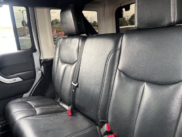 Used 2014 Jeep Wrangler Unlimited Sahara w/ Max Tow Package AWD/4WD image 28