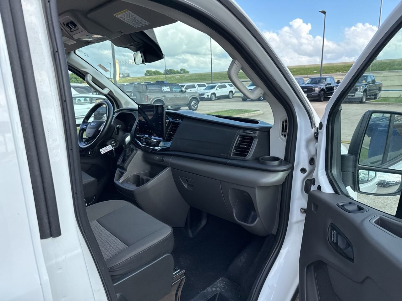 Used 2023 Ford Transit 350 XLT RWD image 14