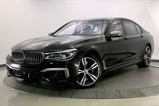 Used 2019 BMW M760i xDrive w/ Luxury Rear Seating Package image 11